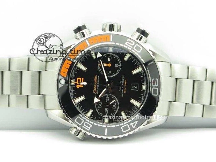 0715 UrbanChic Master Chronometer 45mm SS JHF Black Dial On SS Bracelet A 8248